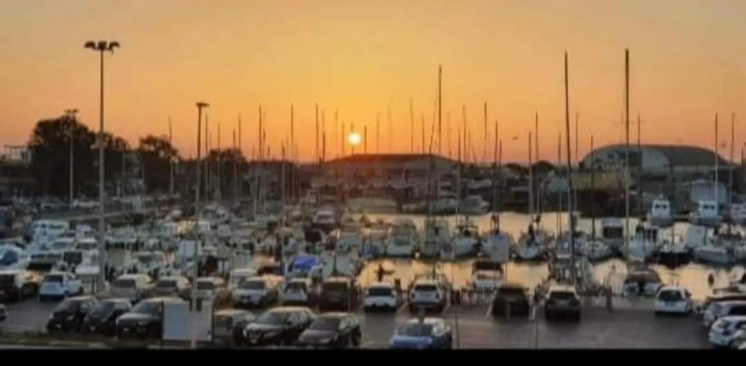 Holidays At The Dock - Fiumicino Airport Apartment