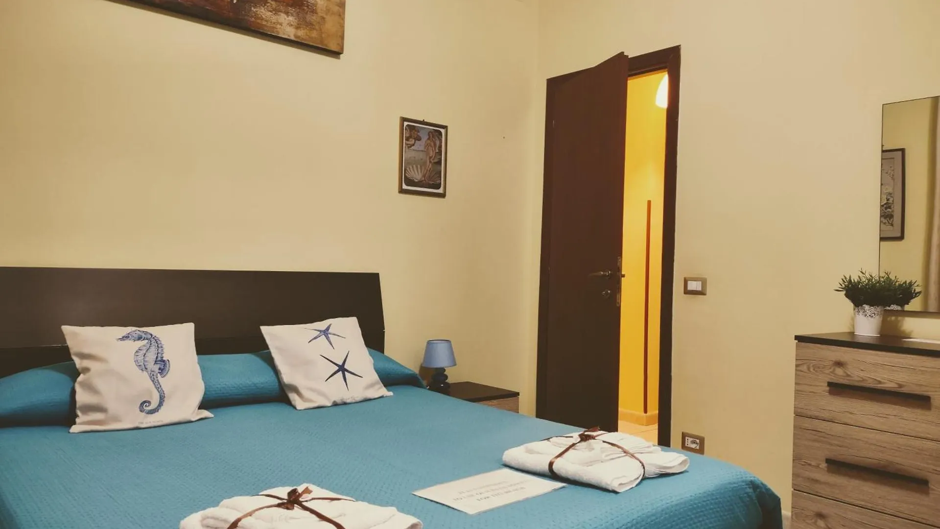 Holidays At The Dock - Fiumicino Airport Apartment